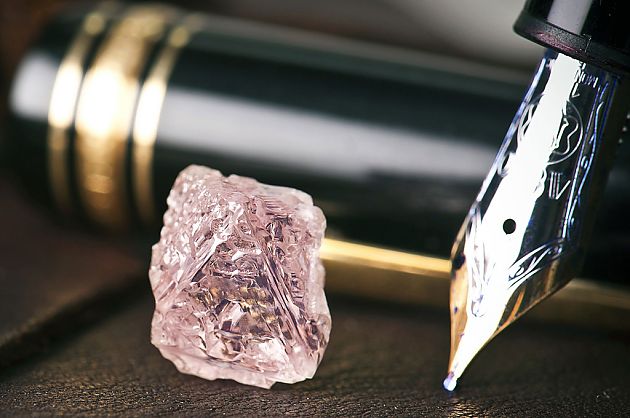 好大一颗 澳大利亚惊现12.76克拉稀世粉钻