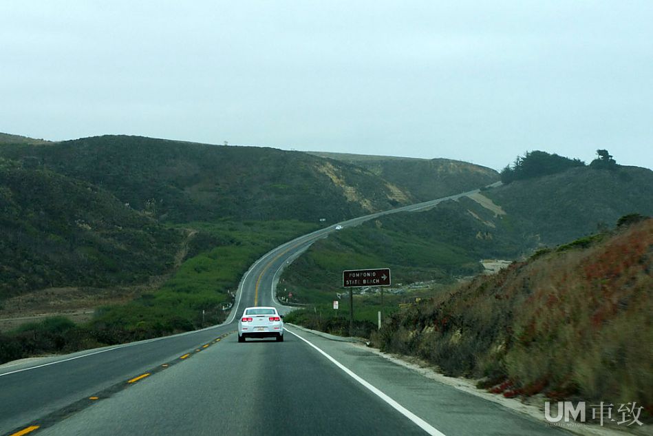 加州一号公路的橙色旅途