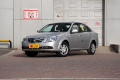 新浪汽车抢先实拍2015款别克新凯越