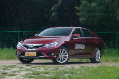 驾乘舒适不失动感 实拍丰田锐志