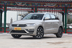 巨屏时代的孪生Q3 实拍众泰SR7