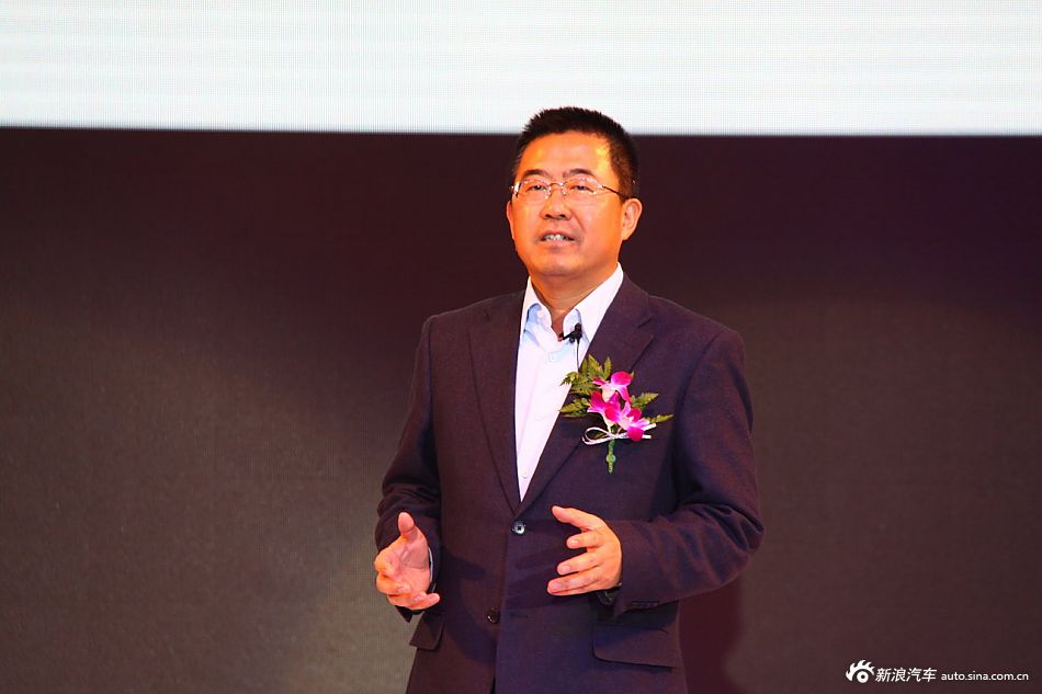 2013年4月12日骊威在北京798上市 图为:东风