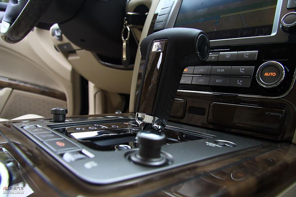 大众新辉腾内饰实拍图_辉腾内饰图片_汽车图