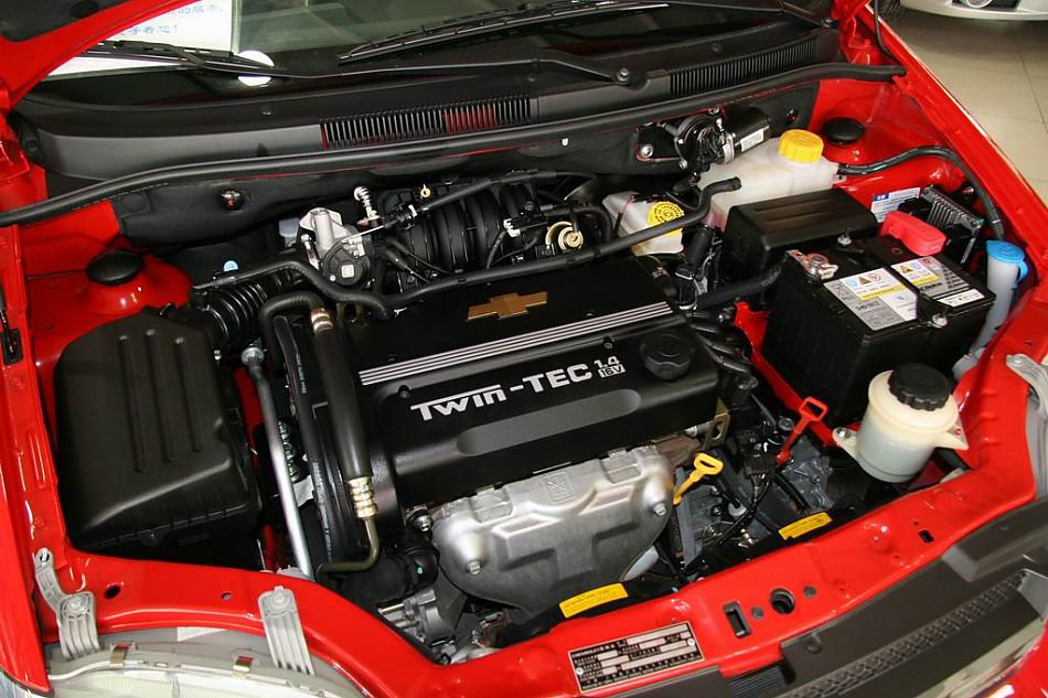 上海通用雪佛兰乐骋发动机_乐骋引擎底盘图片