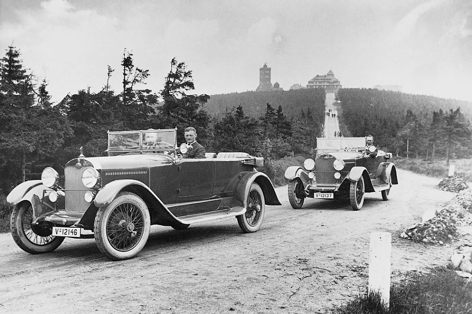 奥迪历史照片_271234_汽车图库