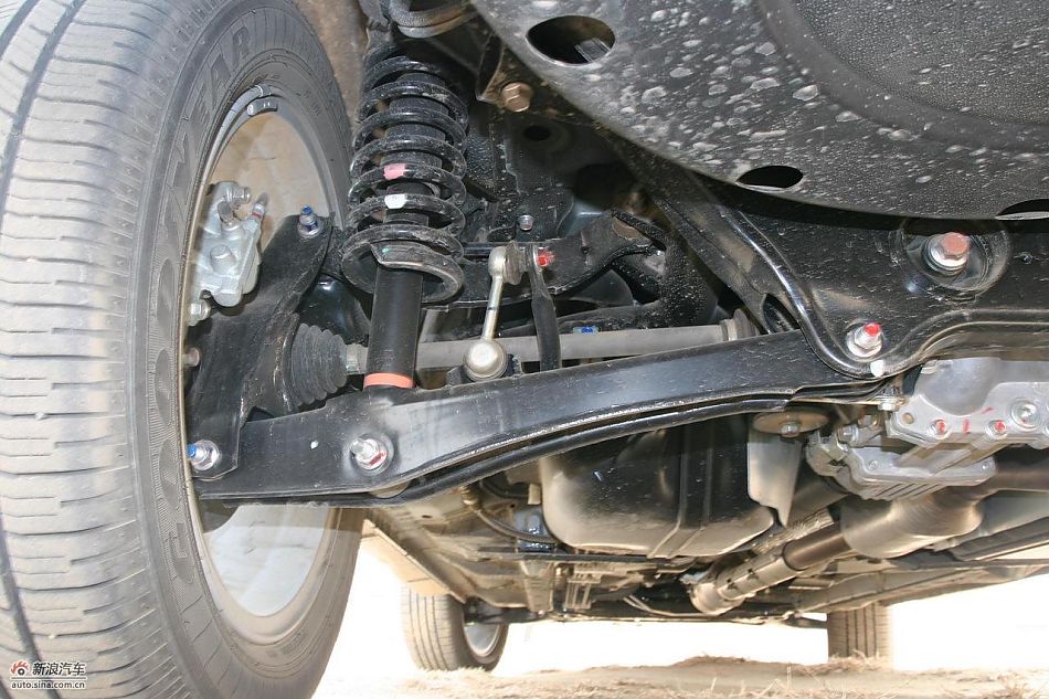 欧蓝德EX劲界2.0运动版发动机与底盘_欧蓝德