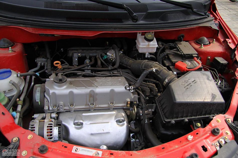 奇瑞风云2两厢发动机实拍图_风云2图片_汽车