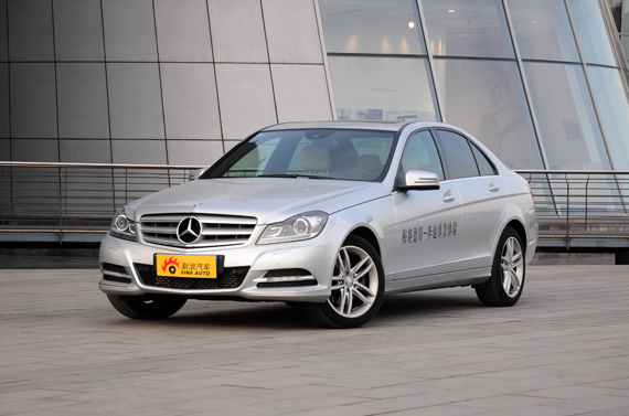 奔驰C级成都综合优惠8.5万 现车销售