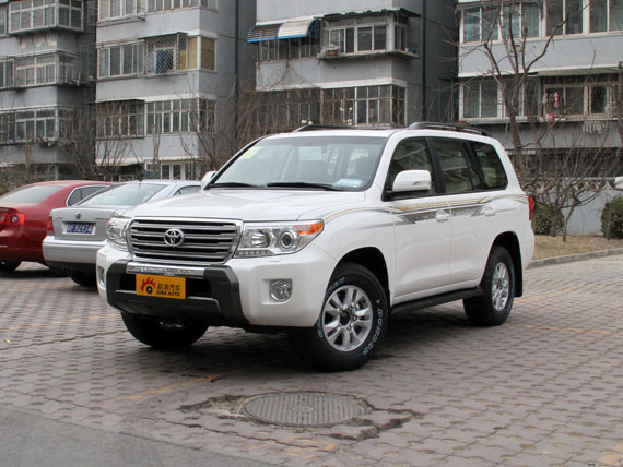 兰德酷路泽现金优惠7万元 广州有现车