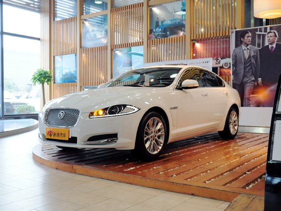 捷豹XF赠送8万元装具礼包 部分现车销售