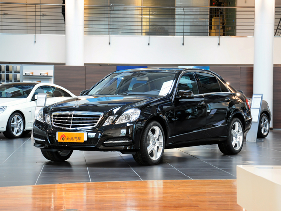 奔驰E级最高优惠现金20万元 店内现车