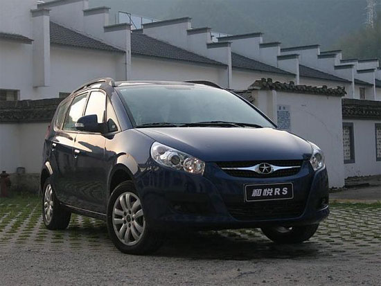 三款新车首发 江淮乘用车亮相上海车展