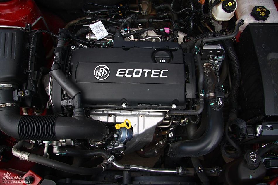 上海通用别克新君威1.6T实拍图发动机与细节_