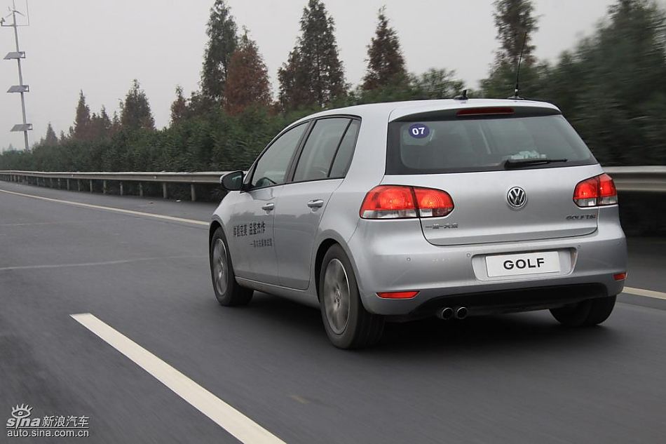 一汽大众新高尔夫动态实拍图_高尔夫试车图片