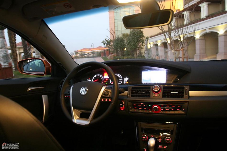 1.8T豪华版内饰及细节_MG6内饰图片_汽车图