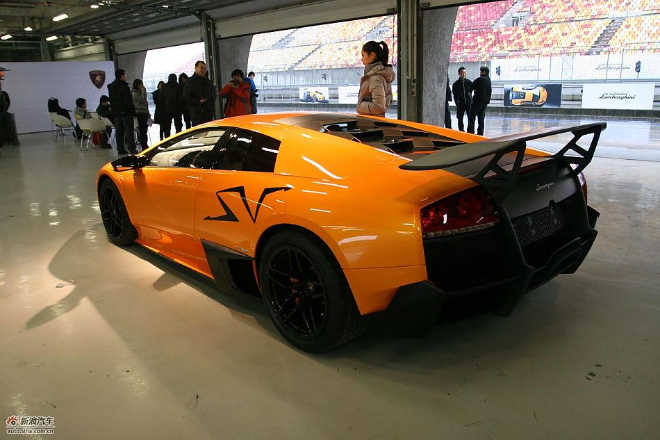 体验兰博基尼murielago