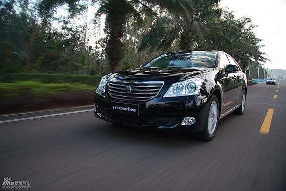 表里一致--试驾2012款新皇冠2.5L