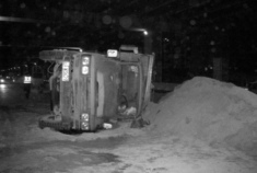 山东曲阜货车超限 一车超限爆胎被逮