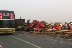 浙江大学副校长高速并线遇车祸 不幸遇难