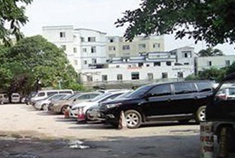 私家车私设停车场被上锁 解锁需交200元