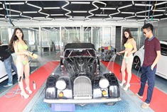 洗车店推比基尼美女洗车服务 1次收费880