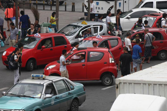 青岛“黑出租”非法营运猖獗多年