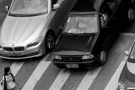 卡车连闯红灯167次成闯王 市民举报有奖