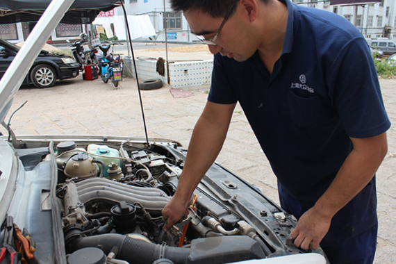 汽车火花塞要定期更换 教你更换火花塞