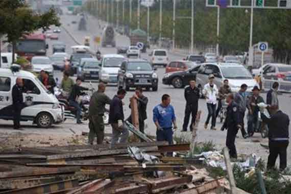 河北张家口货车冲撞公交站台致8死6伤