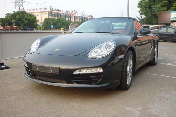 团伙给二手保时捷装GPS卖出去3天再盗回