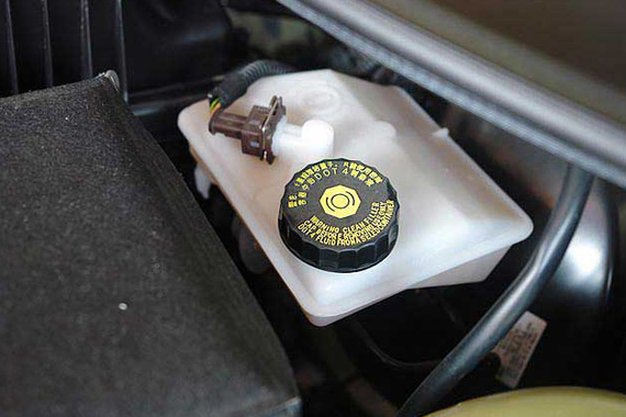 汽车养护勿忽视了解刹车油使用常识