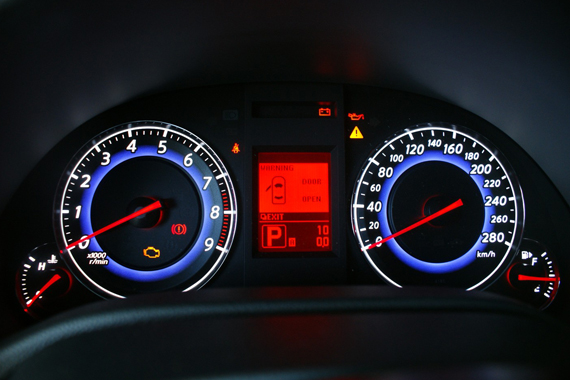 汽车仪表盘常见五种故障指示灯解读