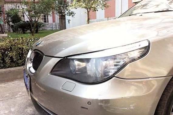 男子刮蹭宝马车留电话致歉 车主非常感动