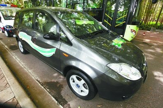 男子驾客车撞电动车推行百米致人死亡