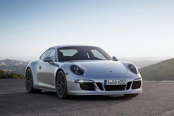 男子拿假驾照试驾保时捷 撞坏被判赔88万