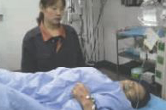 男子驾车撞人后逃逸再撞死一家4口