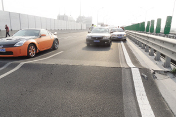 预防汽车托底卡壳 小心驶得万年船