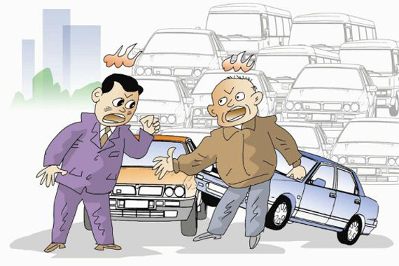 司机为讨说法狂追肇事逃逸车 两次撞停