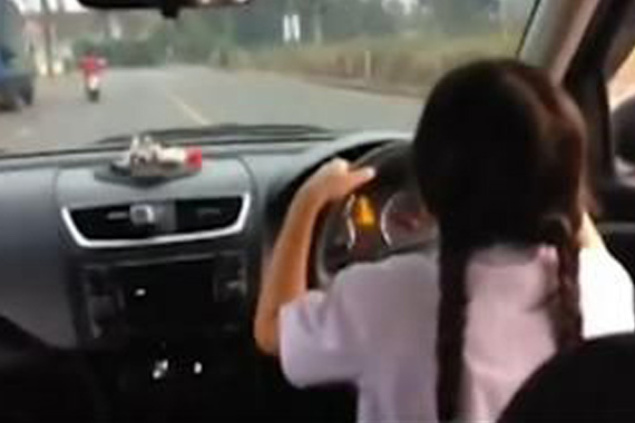 9岁女童两年来驾车上学 其家长被处罚
