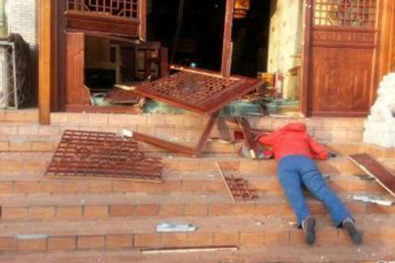 司机把油门当刹车撞倒女子致其肝脏破裂