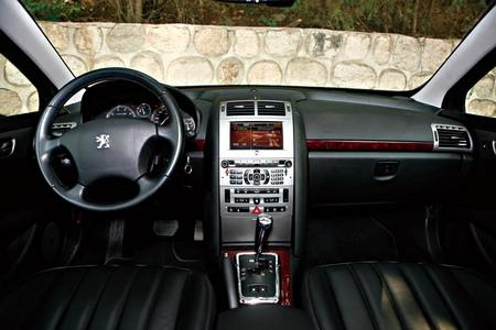 标致407、一汽丰田锐志和斯巴鲁力狮WAGON