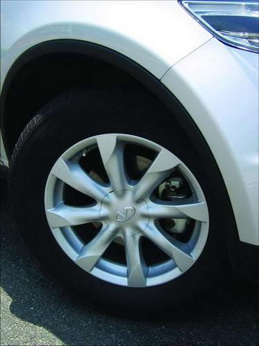 搭配265/50R20轮胎。