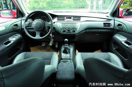 车内可以体验WRC赛车快感