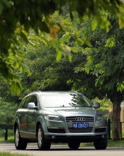 奥迪Q7外观图片