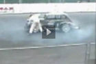 视频：超强汽车漂移中换轮胎