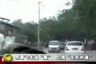 视频：北京刑警市区飞车追劫匪全过程