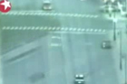 视频：实拍偷车贼摆脱警察追逐遇车祸身亡