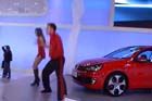 视频：2009广州车展高尔夫GTI展台热舞