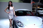 视频：2010广州车展模特说车之石婷