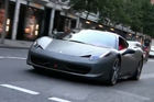 视频：国外街头独特磨砂灰法拉利458
